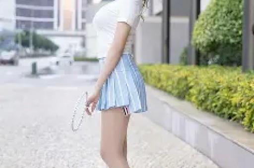 疑似张婉婷家暴宋宁峰张婉婷被曝多次对丈夫宋宁峰实施肢体暴力将踹飞3米远被拍到时面容憔悴脸上疑有伤痕